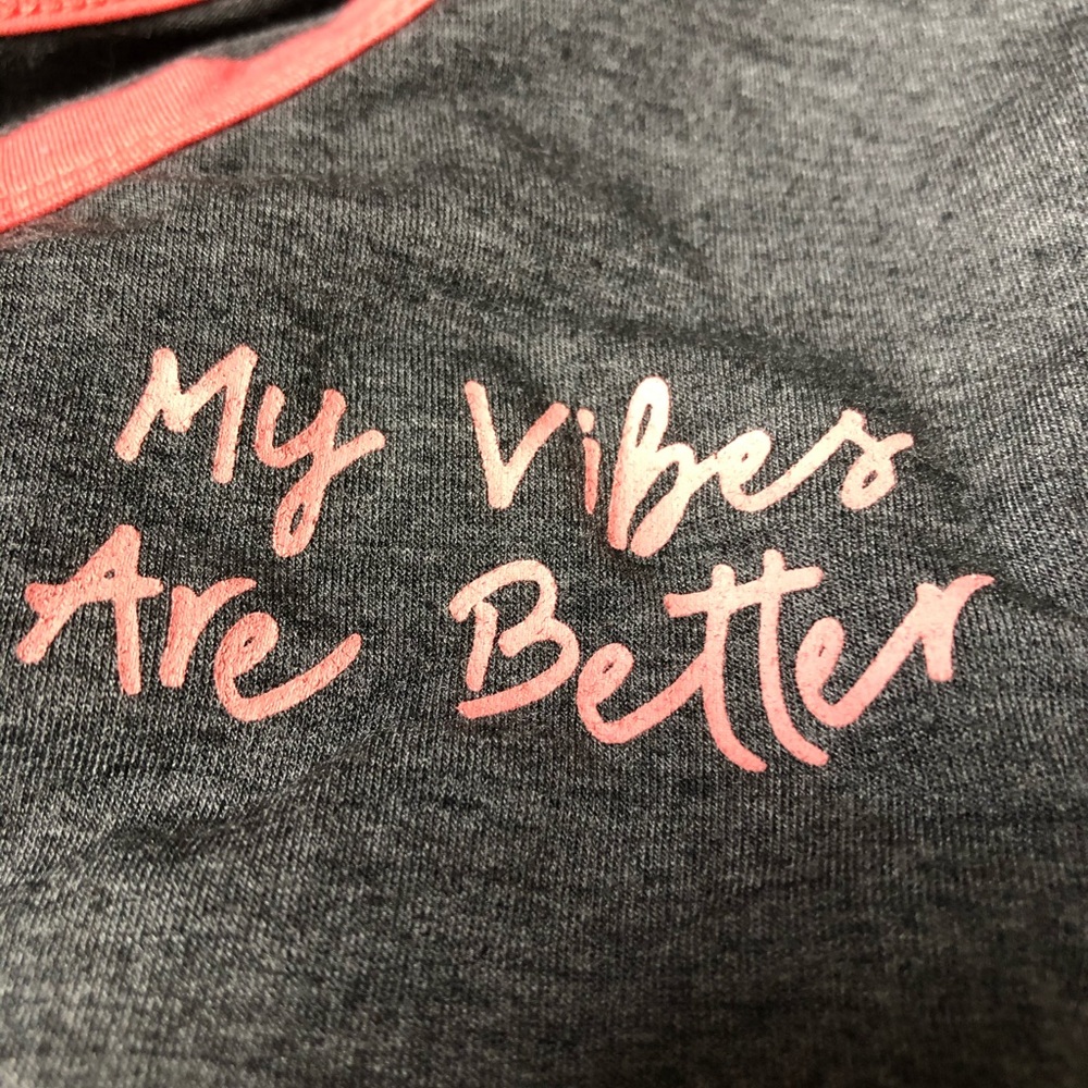 BRAND NEW T-SHIRT BY ARIZONA JEAN CO